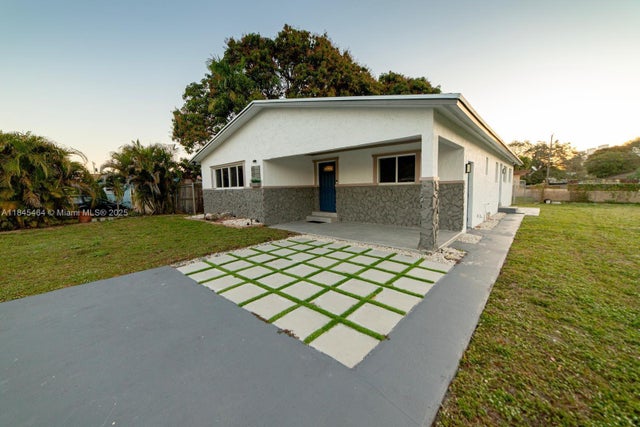 4 of 36 - 226 Nw 6th Ave, Dania Beach, FL