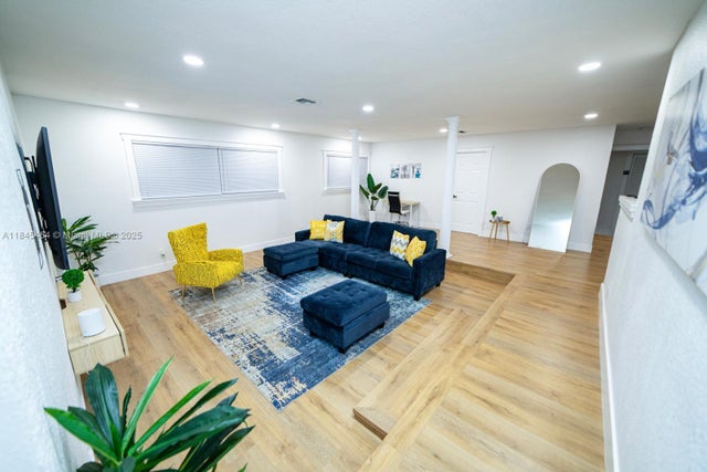 5 of 36 - 226 Nw 6th Ave, Dania Beach, FL