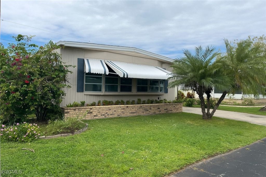 3153 Orchard Dr, North Fort Myers