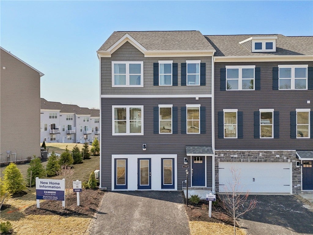 169 Sweetwater Drive, Moon/Crescent