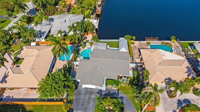1 of 42 - 4260 Ne 16th Ter, Oakland Park, FL