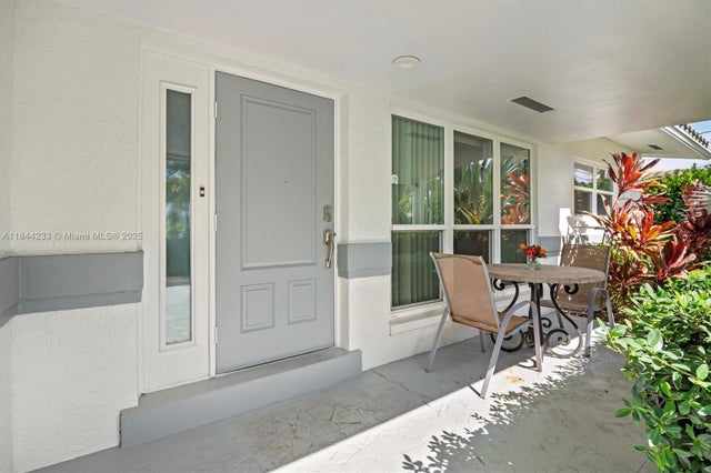 4 of 42 - 4260 Ne 16th Ter, Oakland Park, FL