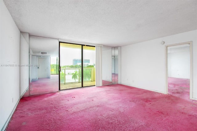 4 of 23 - 13499 Biscayne Blvd 407, North Miami, FL