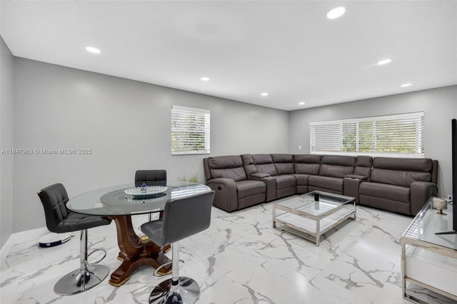 2 of 21 - 4164 Nw 90th Ave 201, Coral Springs, FL