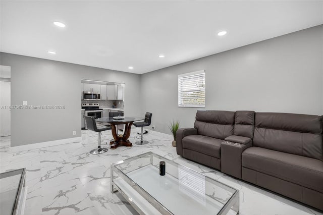 4 of 21 - 4164 Nw 90th Ave 201, Coral Springs, FL