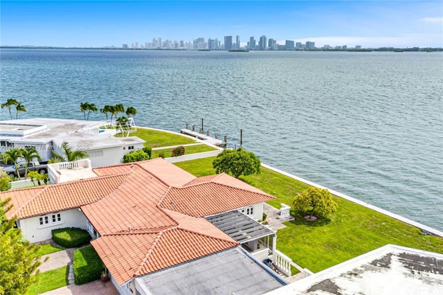 1 of 25 - 7500 W Treasure Dr, North Bay Village, FL