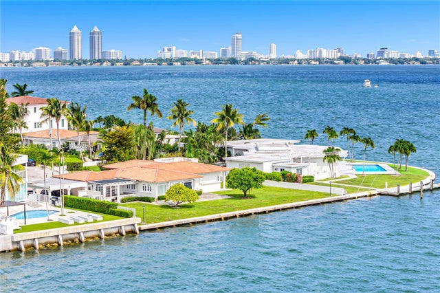 2 of 25 - 7500 W Treasure Dr, North Bay Village, FL
