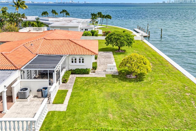 5 of 25 - 7500 W Treasure Dr, North Bay Village, FL
