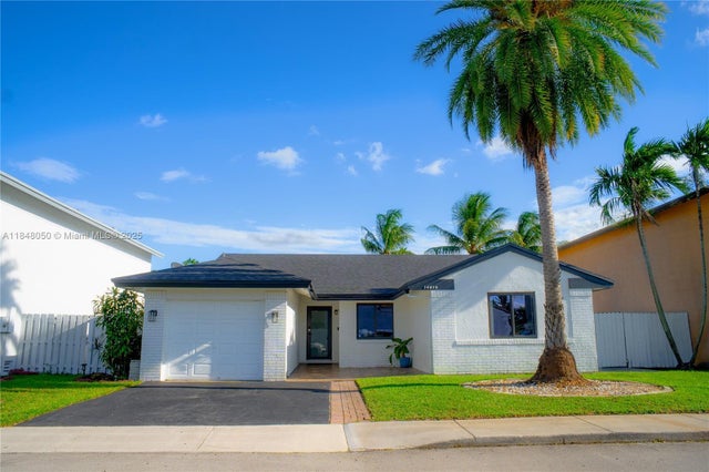 1 of 21 - 14610 Ashland Pl, Davie, FL
