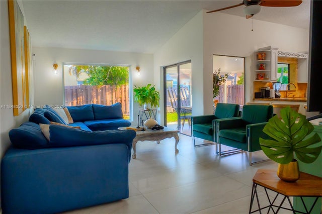 4 of 21 - 14610 Ashland Pl, Davie, FL