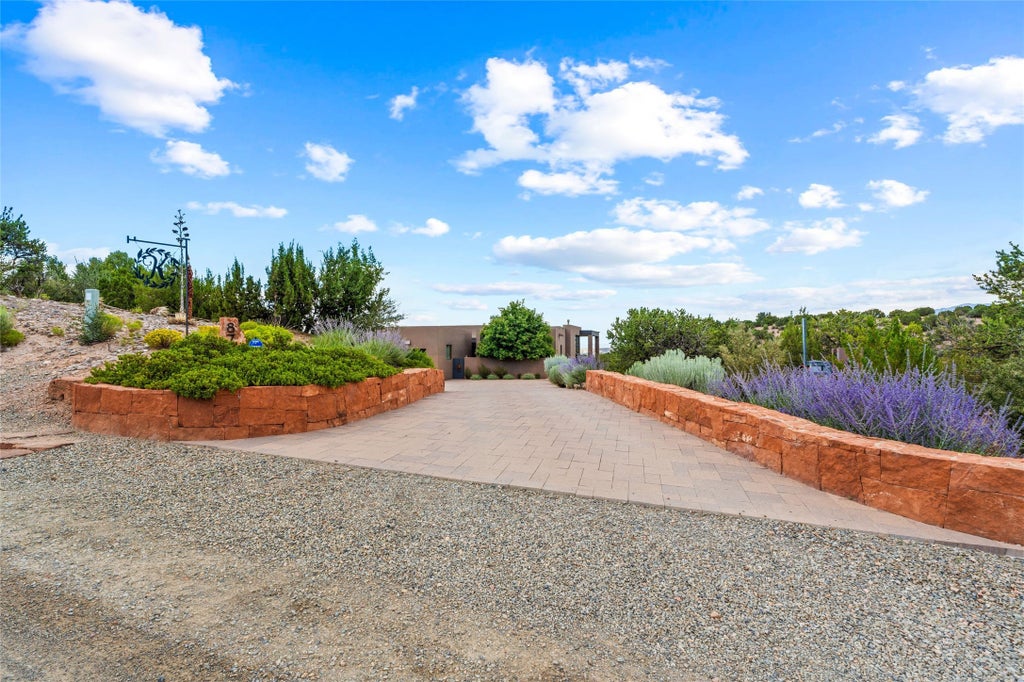 87 Avenida De Las Casas, Santa Fe