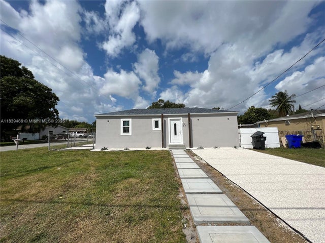 2 of 19 - 5803 Arthur St, Hollywood, FL