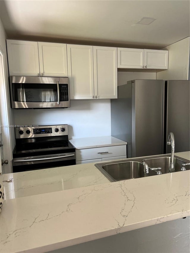 5 of 19 - 5803 Arthur St, Hollywood, FL