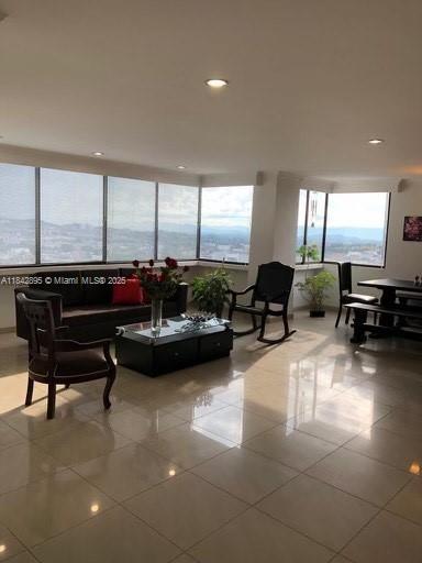 N/A, Pereira