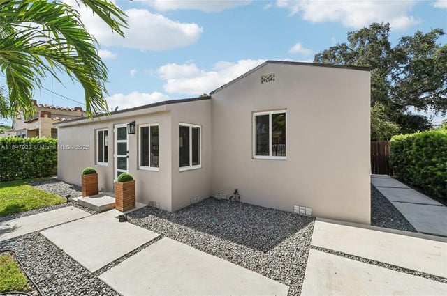 4 of 33 - 1361 Nw 55th St, Miami, FL