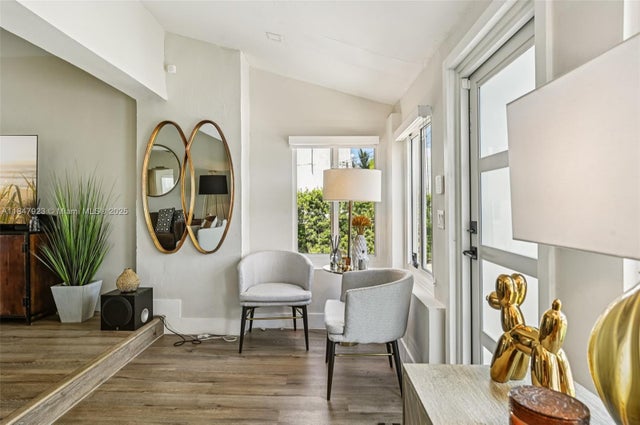 5 of 33 - 1361 Nw 55th St, Miami, FL