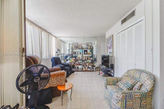 3 of 30 - 1345 Lincoln Rd 303, Miami Beach, FL