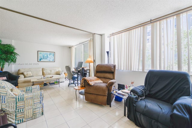 5 of 30 - 1345 Lincoln Rd 303, Miami Beach, FL