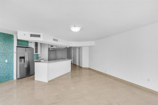 5 of 45 - 6301 Collins Ave 1903, Miami Beach, FL
