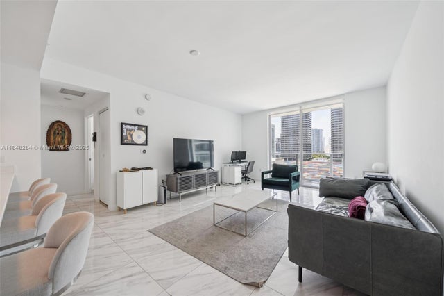 5 of 39 - 1100 S Miami Ave 1609, Miami, FL