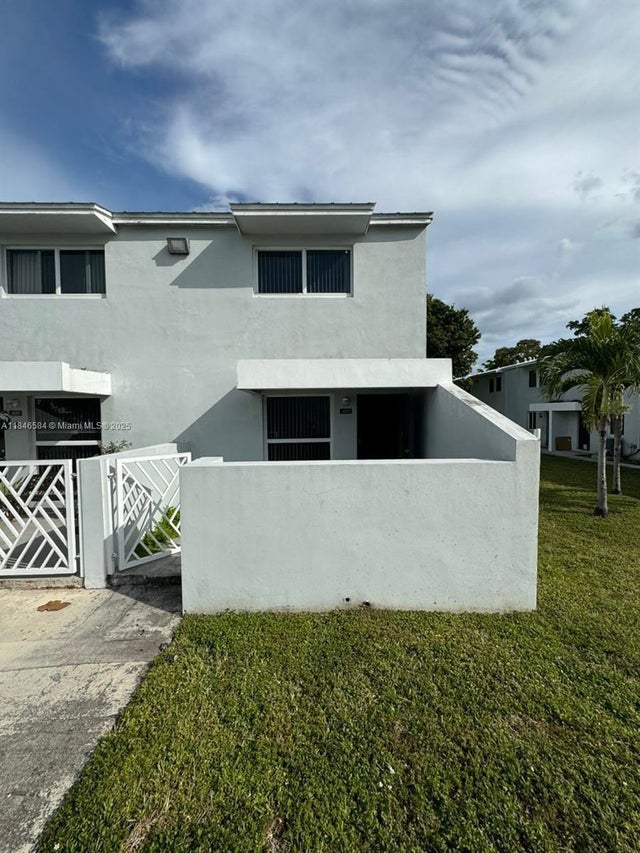 1 of 26 - 483 Nw 19th St 362, Miami, FL