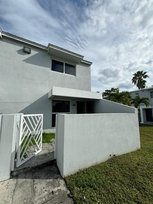 2 of 26 - 483 Nw 19th St 362, Miami, FL