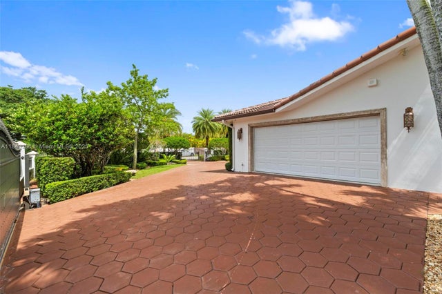 4 of 100 - 185 Sw 130th Ave, Miami, FL
