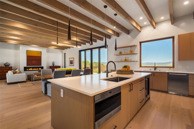 14 Camino Alazan, Santa Fe