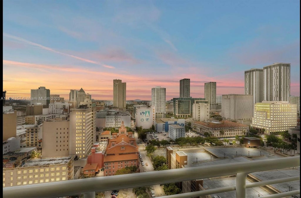 133 Ne 2nd Ave 2015, Miami