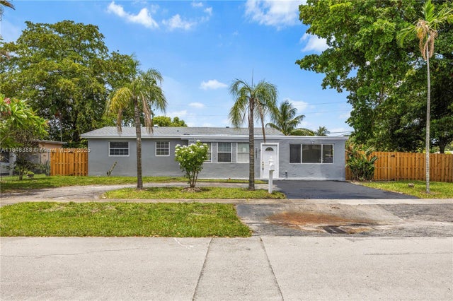 1 of 29 - 3851 Nw 3rd Terrace, Deerfield Beach, FL