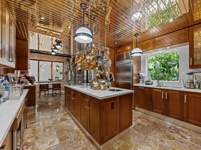 1 of 19 - 20251 W Oak Haven Cir, Miami, FL