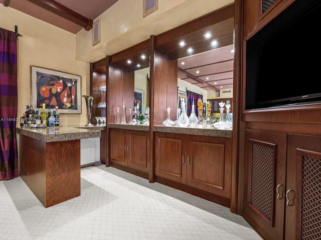 5 of 19 - 20251 W Oak Haven Cir, Miami, FL