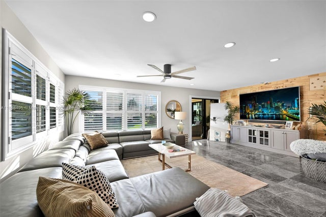 1 of 54 - 372 Golfview Rd 201, North Palm Beach, FL