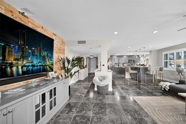 5 of 54 - 372 Golfview Rd 201, North Palm Beach, FL