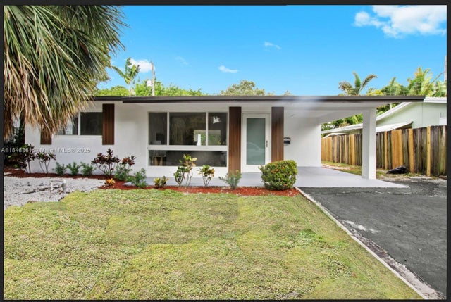 2 of 23 - 2825 Ne 9th Ave, Wilton Manors, FL
