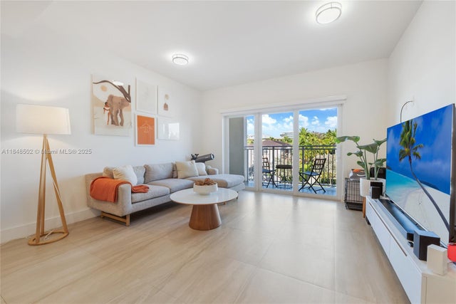1 of 18 - 120 Salamanca Ave 4a, Coral Gables, FL
