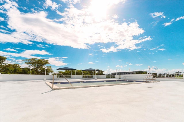 2 of 25 - 6900 Bay Dr 3i, Miami Beach, FL