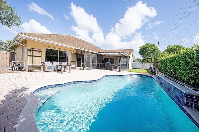 1 of 25 - 938 Sw 149th Ter, Sunrise, FL