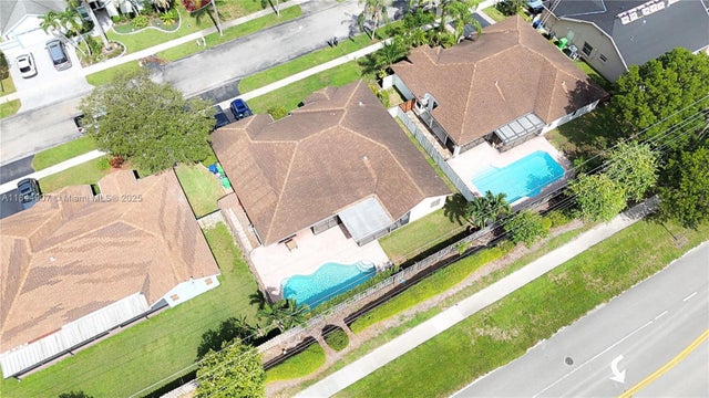 2 of 23 - 938 Sw 149th Ter, Sunrise, FL