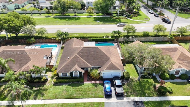2 of 25 - 938 Sw 149th Ter, Sunrise, FL