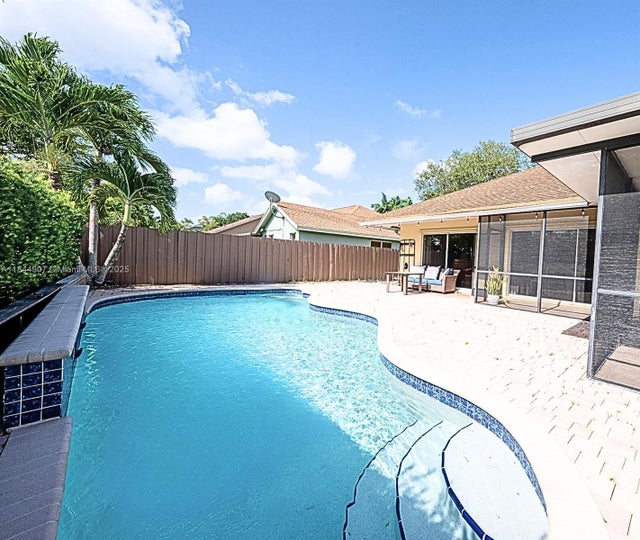 3 of 23 - 938 Sw 149th Ter, Sunrise, FL