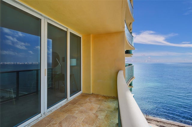 4 of 41 - 2501 S Ocean Dr 1514, Hollywood, FL