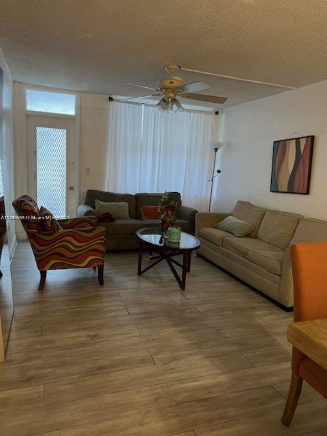 4 of 9 - 910 Jefferson Ave 2d, Miami Beach, FL