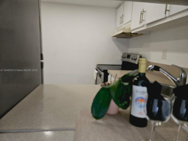 3 of 20 - 4550 Nw 9th St 709e, Miami, FL