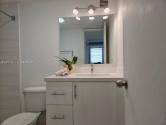 5 of 20 - 4550 Nw 9th St 709e, Miami, FL