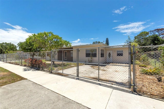 4 of 35 - 213 Nw 28th Ave, Fort Lauderdale, FL