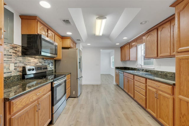 5 of 35 - 213 Nw 28th Ave, Fort Lauderdale, FL