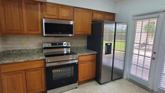 4 of 14 - 142 Nw 21 St, Homestead, FL