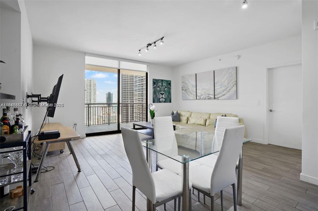 4 of 60 - 999 Sw 1st Ave 2717, Miami, FL