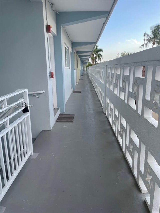 3 of 10 - N/A, Miami Beach, FL